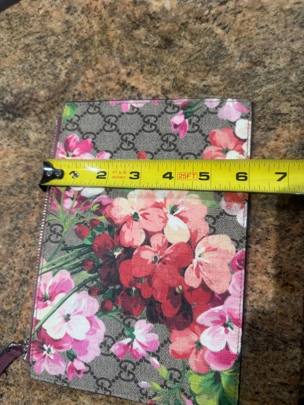 AUTHENTIC Gucci Supreme monogram floral pink flat zip pouch - Picture 13 of 14